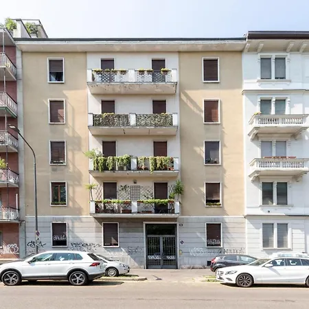 Apartment Guesthost - Lovely Near Piazza Firenze!
