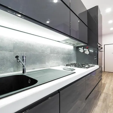 Apartamento Guesthost - Lovely Near Piazza Firenze! *