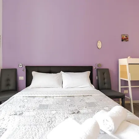 Guesthost - Lovely Near Piazza Firenze! Apartamento
