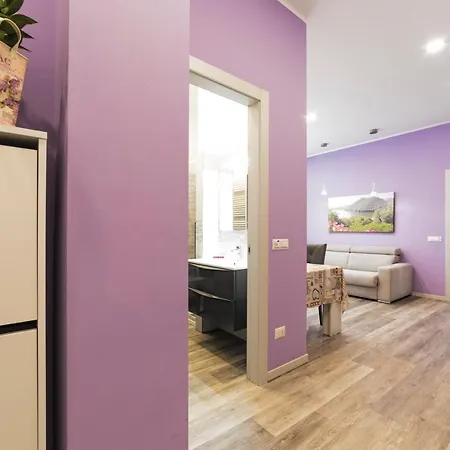 Guesthost - Lovely Near Piazza Firenze! Apartamento *
