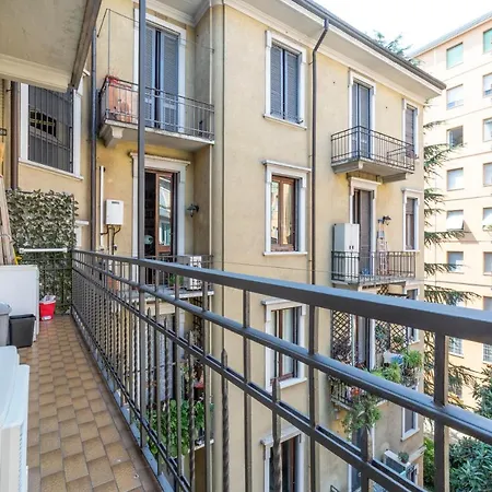 Guesthost - Lovely Near Piazza Firenze! شقة *